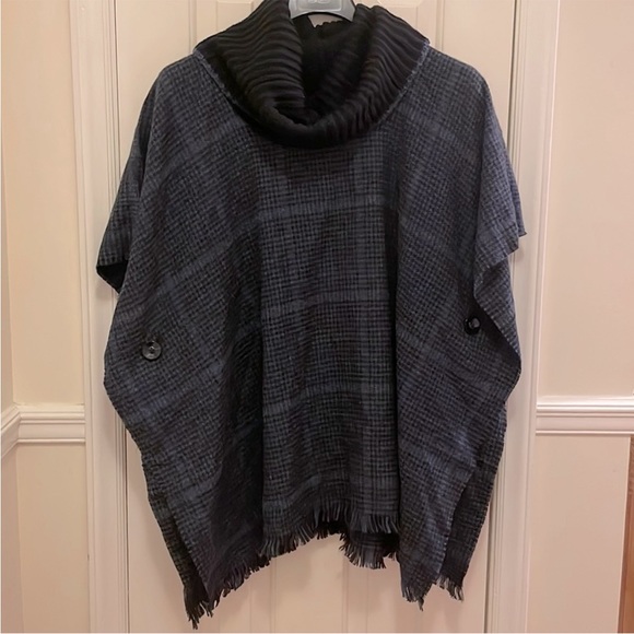 V. Fraas Houndstooth Blue Black Poncho With Knit Collar - Picture 4 of 6